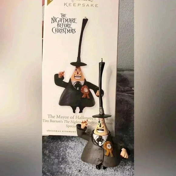 Hallmark 2010 Limited Night Before Christmas “Mayor or Halloween Town” Ornament - Picture 4 of 10